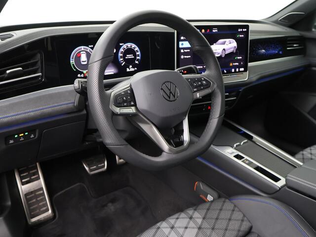 Volkswagen PASSAT Variant 1.5 eHybrid DSG R-Line Edition | 204 PK | Harman Kardon | Trekhaak met wegklapbare kogel | Travel Assist | Area View 360 graden camera |
