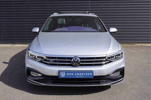 Volkswagen PASSAT Variant 1.5 TSI Automaat R-Line Panaramadak Apple Carplay Digitaal dashboard Navigatie Camera Leder Trekhaak LED ACC Cruise control