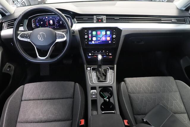 Volkswagen PASSAT Variant 1.5 TSI Business | Camera | Trekhaak | AppleCarplay AndroidAuto | LED koplampen | Adaptieve cruise |