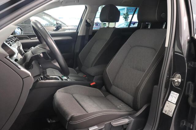 Volkswagen PASSAT Variant 1.5 TSI Business | Camera | Trekhaak | AppleCarplay AndroidAuto | LED koplampen | Adaptieve cruise |