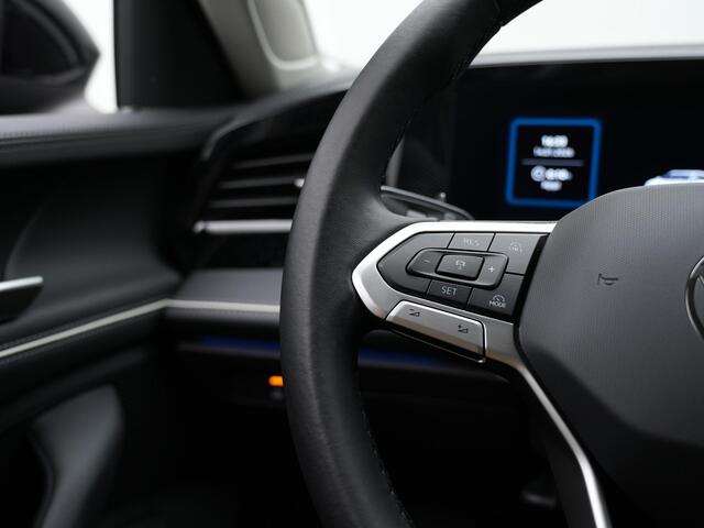 Volkswagen PASSAT Variant 1.5 eHybrid 204 pk Business | Trekhaak | Head-up display | Stuur-/stoelverwarming | Achteruitrijcamera | Navigatie