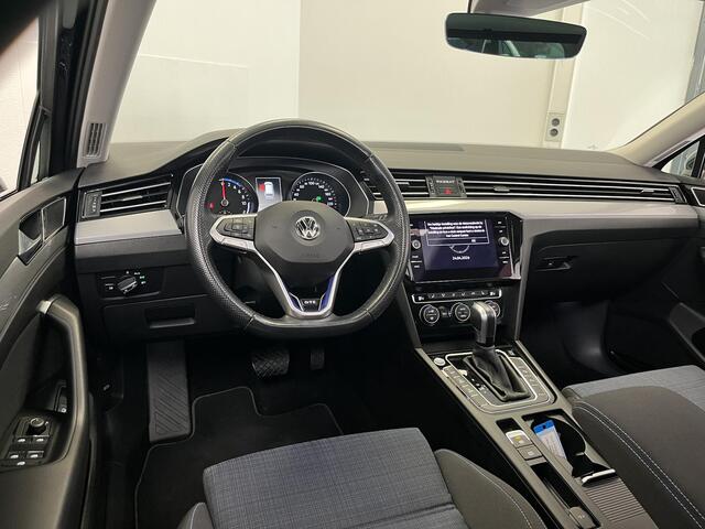 Volkswagen PASSAT Variant 1.4 TSI PHEV GTE | PANO | TREKHAAK | IQ-LIGHT | 93% SOH |