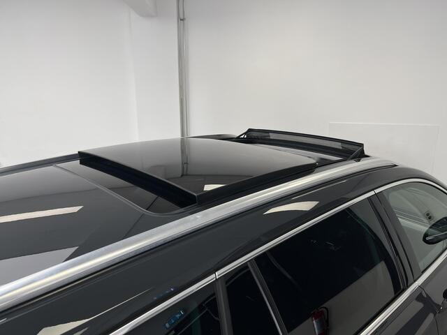 Volkswagen PASSAT Variant 1.4 TSI PHEV GTE | PANO | TREKHAAK | IQ-LIGHT | 93% SOH |