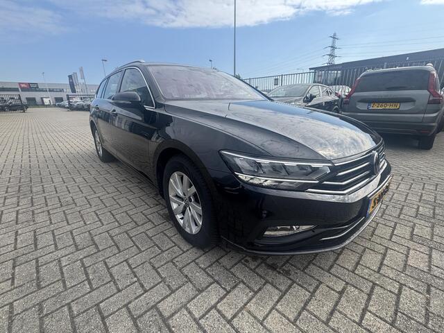 Volkswagen PASSAT Variant 1.5 TSI Business | Camera | Navigatie | Carplay