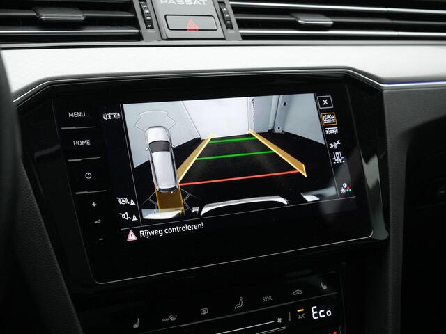 Volkswagen PASSAT 1.4 TSI 218 pk PHEV GTE Business | Panoramadak | Trekhaak | Discover Pro | IQ Light | Head-Up Display | Achteruitrijcamera | Adaptive Cruise | Stuur-/stoelverwarming