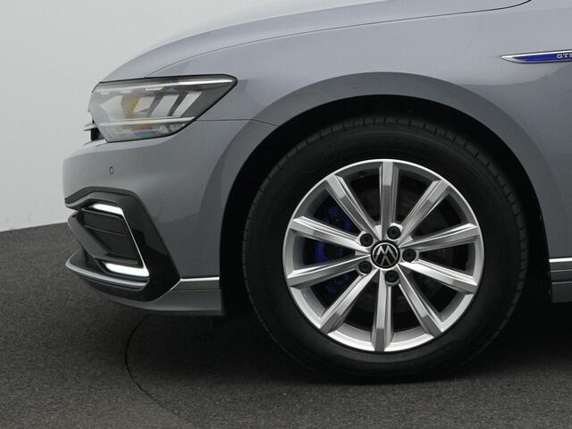 Volkswagen PASSAT 1.4 TSI 218 pk PHEV GTE | Panoramadak | Head-up display | 360 Camera | Adaptive Cruise | Elektrische achterklep