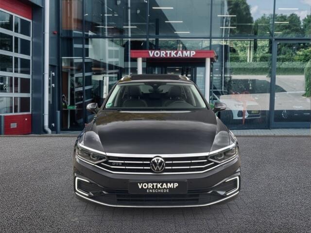 Volkswagen PASSAT 1.4 TSI DSG GTE TREKHAAK/PANO-DAK/360CAM/ELEK-KLEP/ACC/STOEL+STUURVERW