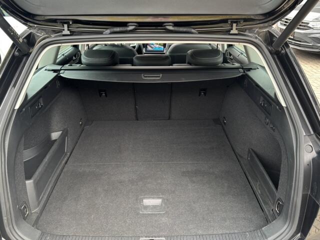 Volkswagen PASSAT 1.4 TSI DSG GTE TREKHAAK/PANO-DAK/360CAM/ELEK-KLEP/ACC/STOEL+STUURVERW