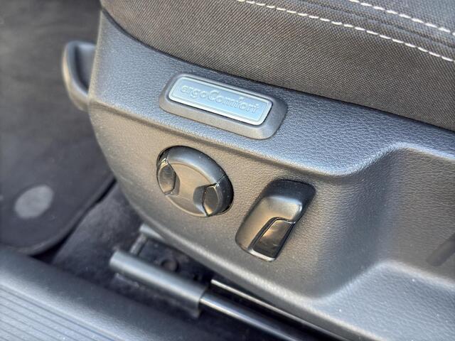 Volkswagen PASSAT Variant 1.4 TSI Comfortline Business /Apple Carplay/Trekhaak/PDC V+A/Climate/Navi/ErgoComfort stoelen/Lendensteun/(MET GARANTIE*)