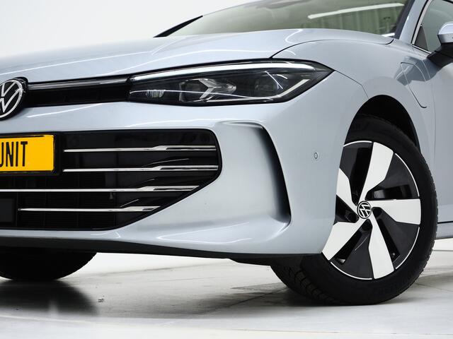 Volkswagen PASSAT Variant 1.5 eHybrid Elegance | Panoramadak | Leder | Trekhaak | HUD | Massage | 360 | Sfeerlicht | Keyless | Carplay