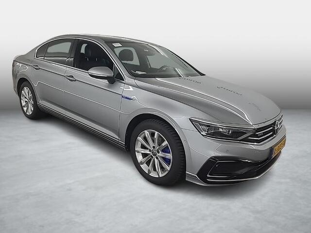 Volkswagen PASSAT 1.4 TSI PHEV GTE Business | Plug-in Hybride | Panoramadak | Head-up | Nederlandse auto origineel 10.000km | Trekhaak |