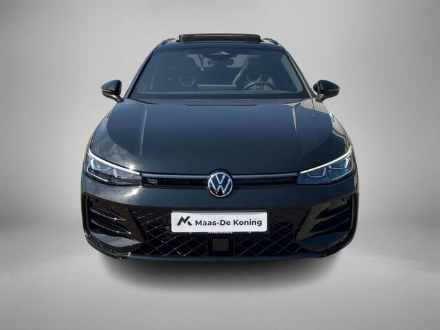 Volkswagen PASSAT Variant 1.5eHybrid 200kW/272PK R-Line Black Style DSG · Panoramadak · Navigatie · Trekhaak · Garantie t/m 12-03-2030 of 100000km.