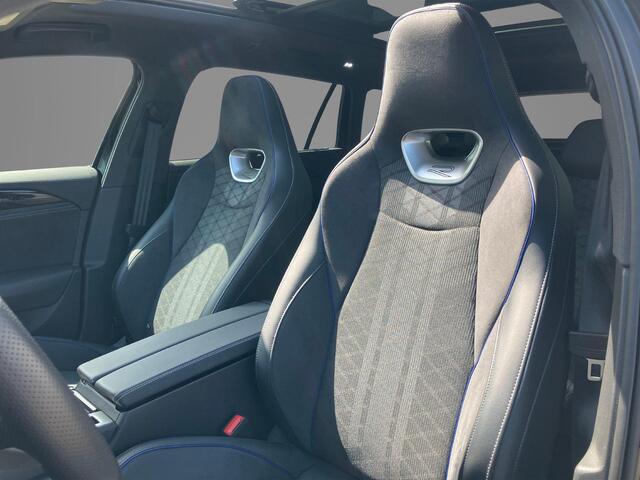 Volkswagen PASSAT Variant 1.5eHybrid 200kW/272PK R-Line Black Style DSG · Panoramadak · Navigatie · Trekhaak · Garantie t/m 12-03-2030 of 100000km.