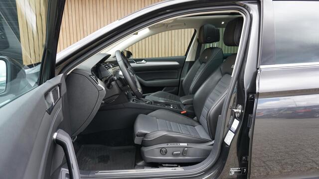Volkswagen PASSAT Variant 1.8 TSI 180pk 3x R-Line Pano.Dak Leder DynAudio HUD Trekhaak Sfeerverlichting *Zeer Nette & Complete Passat*