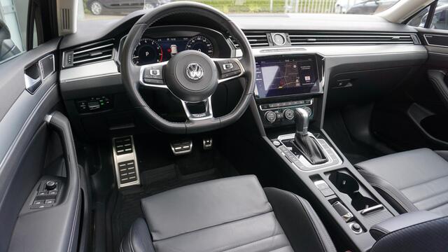 Volkswagen PASSAT Variant 1.8 TSI 180pk 3x R-Line Pano.Dak Leder DynAudio HUD Trekhaak Sfeerverlichting *Zeer Nette & Complete Passat*