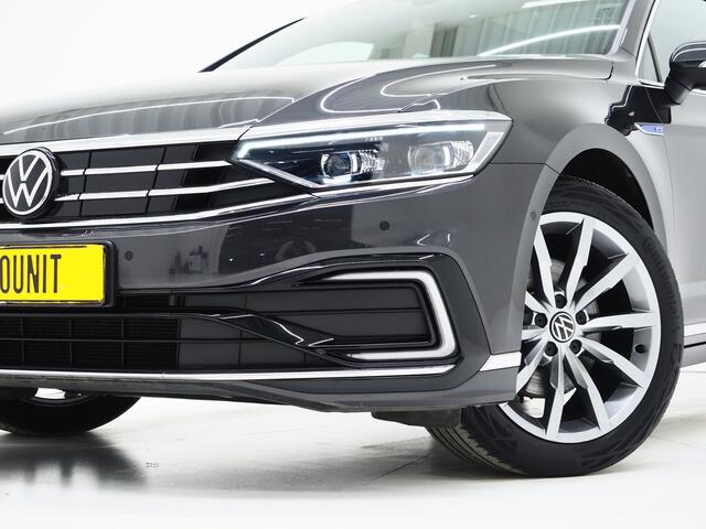 Volkswagen PASSAT Variant 1.4 TSI PHEV GTE 218PK | Panoramadak | Trekhaak | Massage | Camera | Virtual | Memory | Matrix | Carplay