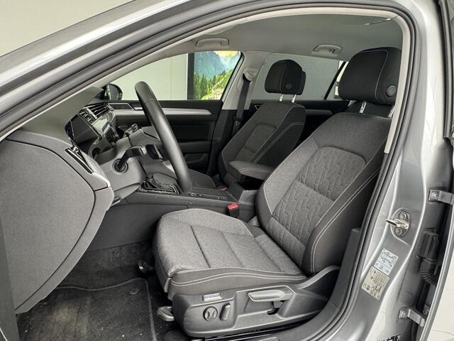 Volkswagen PASSAT Variant 1.5 TSI Business | Achteruitrijcamera | Navigatie | Elektrische Achterklep | Climate Control |