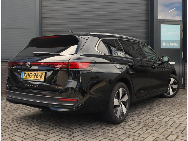 Volkswagen PASSAT Variant 1.5 eTSI Elegance Business | Trekhaak | 360 Camera | Stoelverwarming
