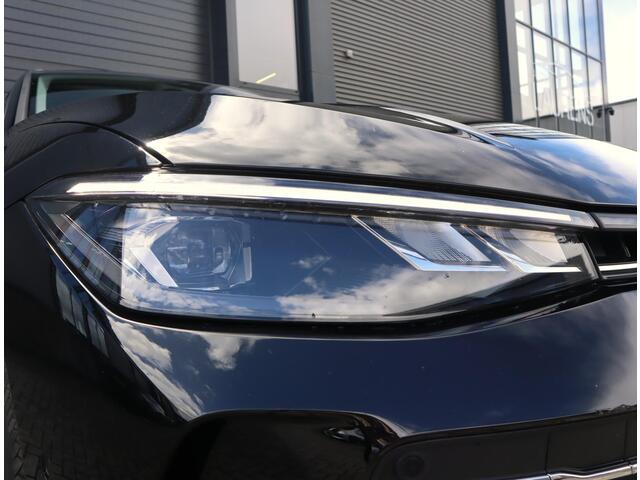 Volkswagen PASSAT Variant 1.5 eTSI Elegance Business | Trekhaak | 360 Camera | Stoelverwarming