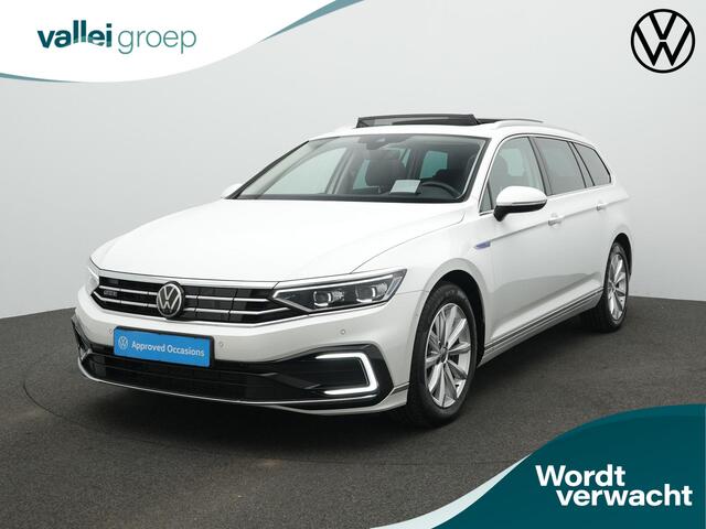 Volkswagen PASSAT Variant 1.4 TSI eHybrid 218 pk GTE | Panoramadak | Trekhaak | Discover Pro | 360 camera | Head-up Display | IQ Light | Geheugen-/massagestoel | Stuur-/stoelverwarming