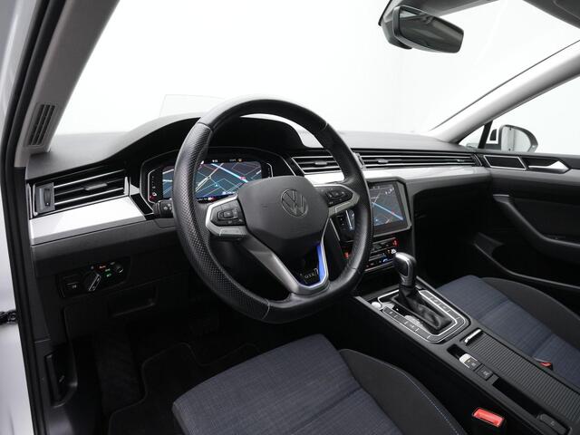 Volkswagen PASSAT Variant 1.4 TSI eHybrid 218 pk GTE | Panoramadak | Trekhaak | Discover Pro | 360 camera | Head-up Display | IQ Light | Geheugen-/massagestoel | Stuur-/stoelverwarming