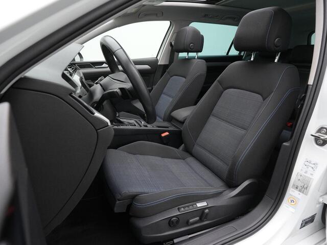 Volkswagen PASSAT Variant 1.4 TSI eHybrid 218 pk GTE | Panoramadak | Trekhaak | Discover Pro | 360 camera | Head-up Display | IQ Light | Geheugen-/massagestoel | Stuur-/stoelverwarming