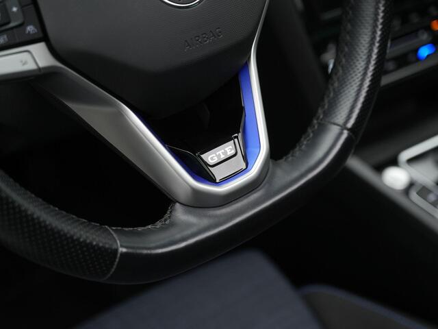 Volkswagen PASSAT Variant 1.4 TSI eHybrid 218 pk GTE | Panoramadak | Trekhaak | Discover Pro | 360 camera | Head-up Display | IQ Light | Geheugen-/massagestoel | Stuur-/stoelverwarming
