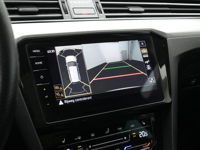 Volkswagen PASSAT Variant 1.4 TSI eHybrid 218 pk GTE | Panoramadak | Trekhaak | Discover Pro | 360 camera | Head-up Display | IQ Light | Geheugen-/massagestoel | Stuur-/stoelverwarming