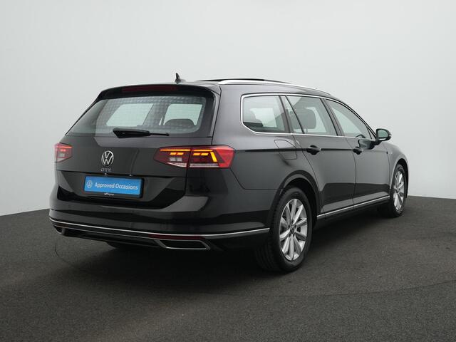 Volkswagen PASSAT Variant 1.4 TSI 218 pk PHEV GTE | Panoramadak | Trekhaak | Achteruitrijcamera | Adaptive Cruise | Stuur-/stoelverwarming