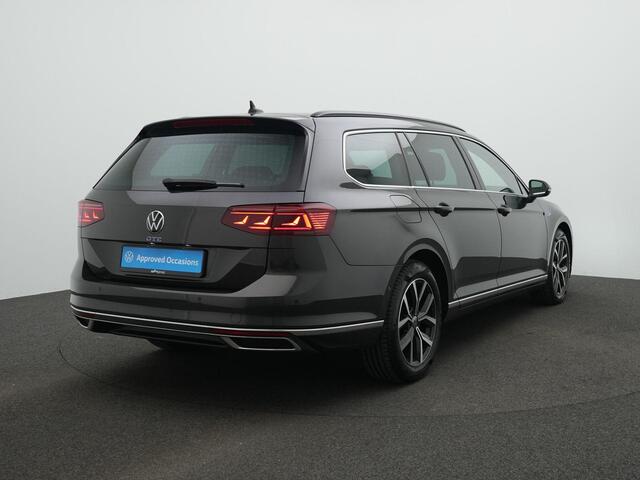 Volkswagen PASSAT 1.4 TSI 218 pk PHEV GTE Business | Trekhaak | Discover Pro | IQ Light | Achteruitrijcamera | Adaptive Cruise | Elektrische achterklep
