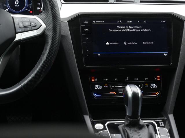 Volkswagen PASSAT 1.4 TSI 218 pk PHEV GTE Business | Trekhaak | Discover Pro | IQ Light | Achteruitrijcamera | Adaptive Cruise | Elektrische achterklep