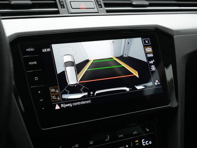 Volkswagen PASSAT 1.4 TSI 218 pk PHEV GTE Business | Trekhaak | Discover Pro | IQ Light | Achteruitrijcamera | Adaptive Cruise | Elektrische achterklep