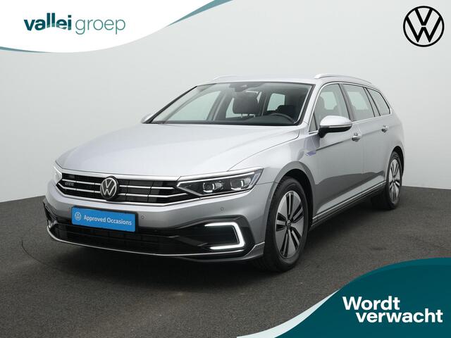 Volkswagen PASSAT 1.4 TSI 218 pk PHEV GTE Business | IQ Light | Adaptive Cruise | Stoelverwarming | Massage | Navigatie