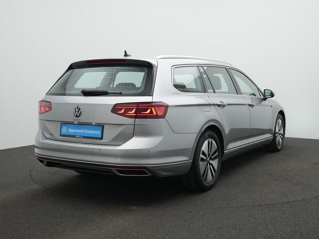 Volkswagen PASSAT 1.4 TSI 218 pk PHEV GTE Business | IQ Light | Adaptive Cruise | Stoelverwarming | Massage | Navigatie