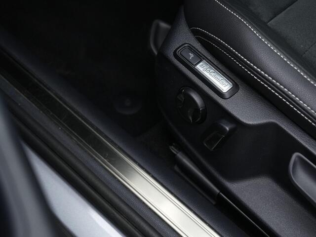 Volkswagen PASSAT 1.4 TSI 218 pk PHEV GTE Business | IQ Light | Adaptive Cruise | Stoelverwarming | Massage | Navigatie
