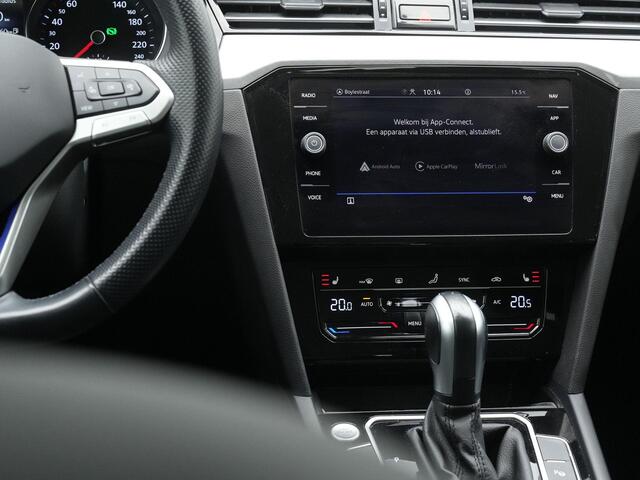 Volkswagen PASSAT 1.4 TSI 218 pk PHEV GTE Business | IQ Light | Adaptive Cruise | Stoelverwarming | Massage | Navigatie