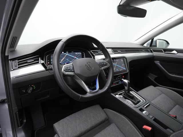 Volkswagen PASSAT 1.4 TSI 218 pk PHEV GTE | Trekhaak | IQ Light | Achteruitrijcamera | Adaptive Cruise | Stoelverwarming
