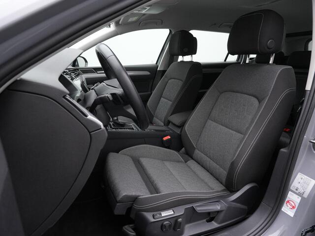 Volkswagen PASSAT 1.4 TSI 218 pk PHEV GTE | Trekhaak | IQ Light | Achteruitrijcamera | Adaptive Cruise | Stoelverwarming