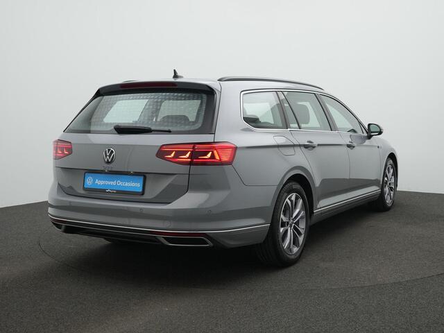 Volkswagen PASSAT 1.4 TSI 218 pk PHEV GTE | Trekhaak | IQ Light | Achteruitrijcamera | Adaptive Cruise | Stoelverwarming