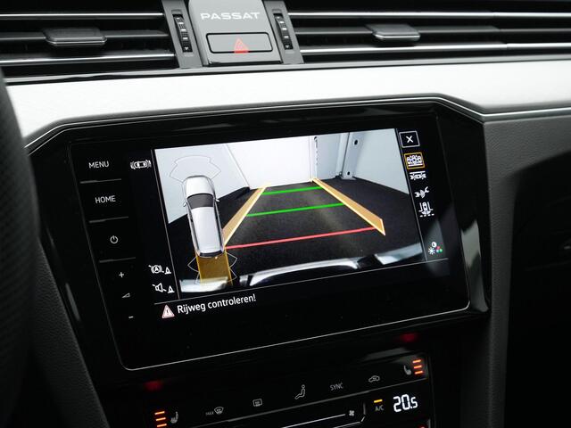 Volkswagen PASSAT 1.4 TSI 218 pk PHEV GTE | Trekhaak | IQ Light | Achteruitrijcamera | Adaptive Cruise | Stoelverwarming