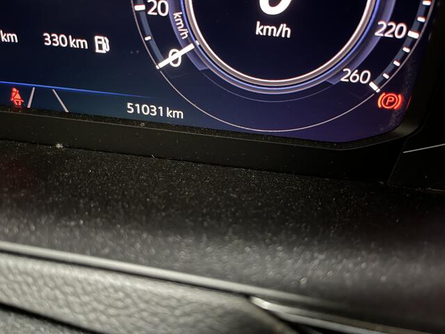 Volkswagen PASSAT Variant 1.4 TSI PHEV GTE / AUTOMAAT/ PANO/ TREKHAAK/ ACC/ STUUR+STOELVERWARM./ MEMORY SEAT/ MASSAGE/ DODEHOEK/ ELEK.ACHTERKLEP/ PARK.SENSOR.V+A/ CAMERA/ KEYLESS/ APP-CONNECT/ NAVI/ DAB/ CLIMA/ LED/ 18'' LMV