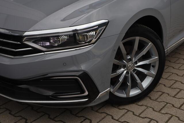 Volkswagen PASSAT Variant 1.4 TSI PHEV GTE Business | Matrix | 360 Camera | ACC |
