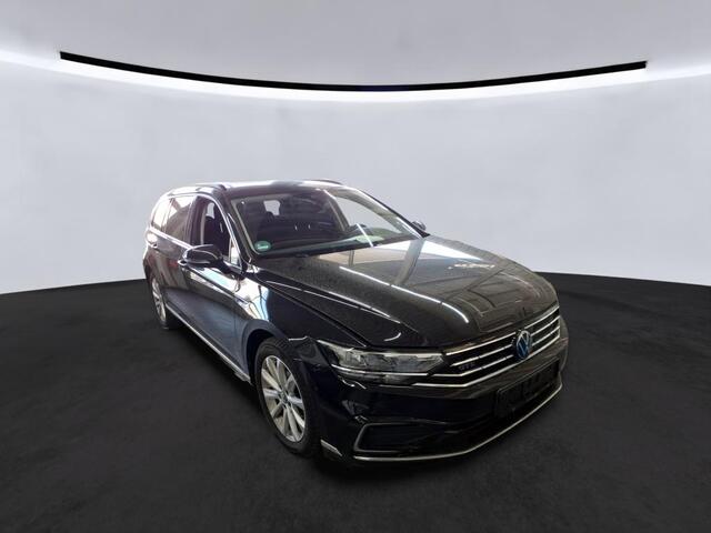 Volkswagen PASSAT Variant GTE 1.4 TSI eHybrid 218pk PHEV Business / Camera / Travel Assist / Navigatie