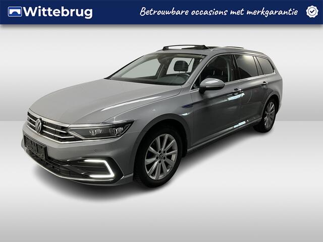 Volkswagen PASSAT Variant 1.4 TSI PHEV GTE / AUTOMAAT/ PANO/ LEER/ STANDKACHEL/ DCC/ 360 CAMERA/ MEMORY SEAT/ MASSAGE/ STUUR+STOELVERWARM./ ACC/ DODEHOEK/ KEYLESS/ ELEK.ACHTERKLEP/ APP-CONNECT/ DAB/ NAVI/ LED/ CLIMA/ 18'' LMV