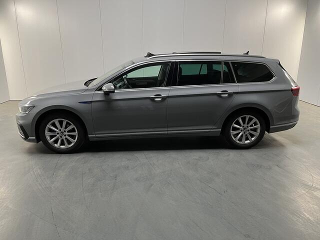 Volkswagen PASSAT Variant 1.4 TSI PHEV GTE / AUTOMAAT/ PANO/ LEER/ STANDKACHEL/ DCC/ 360 CAMERA/ MEMORY SEAT/ MASSAGE/ STUUR+STOELVERWARM./ ACC/ DODEHOEK/ KEYLESS/ ELEK.ACHTERKLEP/ APP-CONNECT/ DAB/ NAVI/ LED/ CLIMA/ 18'' LMV