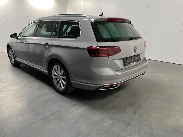 Volkswagen PASSAT Variant 1.4 TSI PHEV GTE / AUTOMAAT/ PANO/ LEER/ STANDKACHEL/ DCC/ 360 CAMERA/ MEMORY SEAT/ MASSAGE/ STUUR+STOELVERWARM./ ACC/ DODEHOEK/ KEYLESS/ ELEK.ACHTERKLEP/ APP-CONNECT/ DAB/ NAVI/ LED/ CLIMA/ 18'' LMV