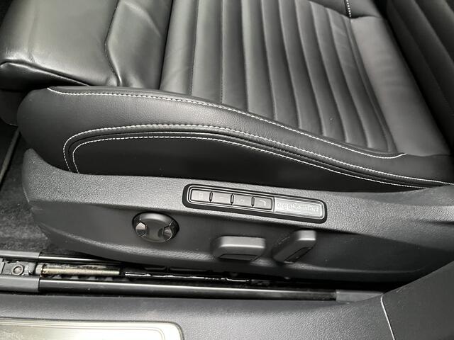 Volkswagen PASSAT Variant 1.4 TSI PHEV GTE / AUTOMAAT/ PANO/ LEER/ STANDKACHEL/ DCC/ 360 CAMERA/ MEMORY SEAT/ MASSAGE/ STUUR+STOELVERWARM./ ACC/ DODEHOEK/ KEYLESS/ ELEK.ACHTERKLEP/ APP-CONNECT/ DAB/ NAVI/ LED/ CLIMA/ 18'' LMV