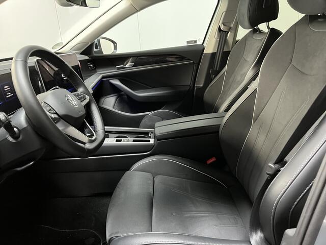 Volkswagen PASSAT Variant 1.5 eHybrid Business / AUTOMAAT/ TREKHAAK/ ACC/ PARK.SENSOREN V+A/ CAMERA/ STUUR+STOELVERWARM./ MASSAGE/ DODEHOEK/ HEAD-UP/ APP-CONNECT/ DIGITAL DASH/ DAB/ NAVI/ CLIMA/ LED/ 17'' LMV