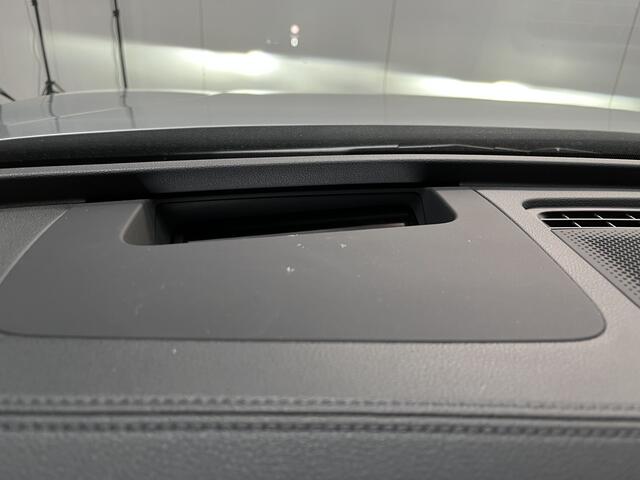 Volkswagen PASSAT Variant 1.5 eHybrid Business / AUTOMAAT/ TREKHAAK/ ACC/ PARK.SENSOREN V+A/ CAMERA/ STUUR+STOELVERWARM./ MASSAGE/ DODEHOEK/ HEAD-UP/ APP-CONNECT/ DIGITAL DASH/ DAB/ NAVI/ CLIMA/ LED/ 17'' LMV