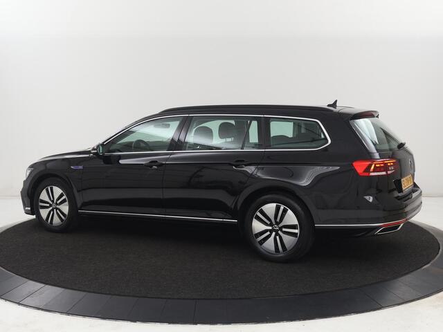 Volkswagen PASSAT 1.4 TSI PHEV GTE | SOH 95,9% | Stoelverwarming | Massage | Camera | Carplay | Adaptive cruise | Matrix LED | Navigatie | Climate control | Bluetooth | Plug In